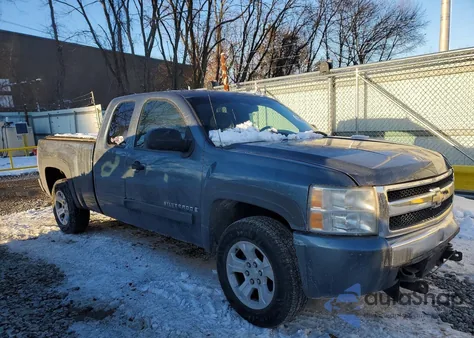 2008 Chevrolet Silverado K1500 z USA, uszkodzony, nr VIN 2GCEK19C581185181